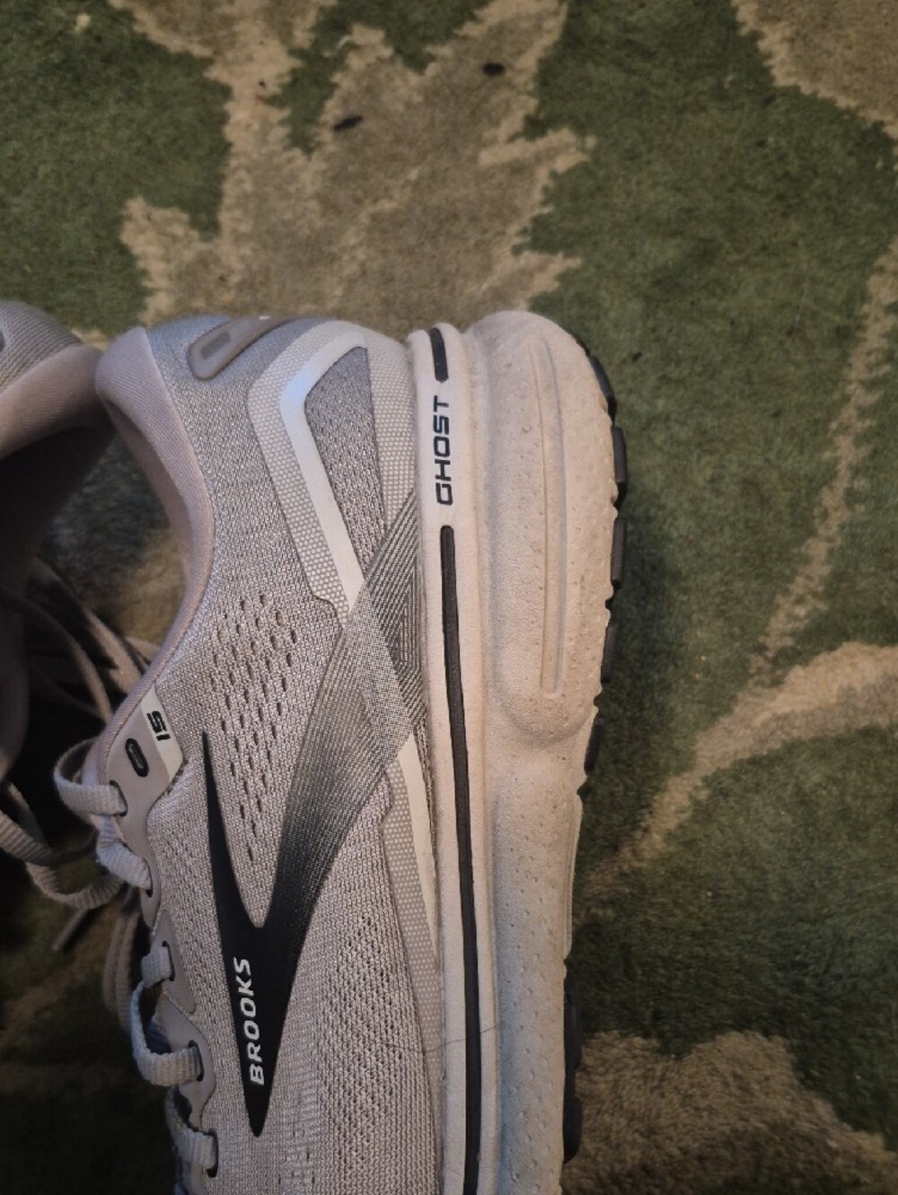 Brooks Men's Light Gray Lace-Up Running Shoes - Picture 9 of 12